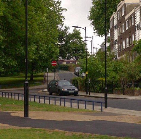 View of the Kilburn Aqueduct's embankment near Lord Hills bridge
