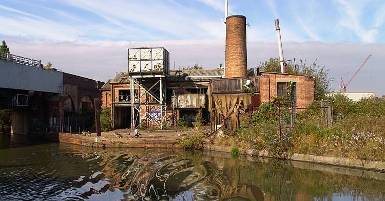 Derelict but somewhat interesting industry at Alperton