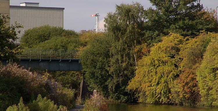 Semaphore signal is as far as I know, the only one that can be seen next to any of the London canal network
