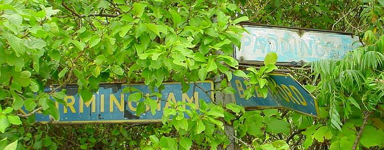 Long gone old style British Waterways Board signpost at Bulls Bridge