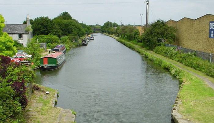 Looking norrth east along the Bulls Bridge straight towards the railway bridge. The Jam Ole used to be halfway along here on the left