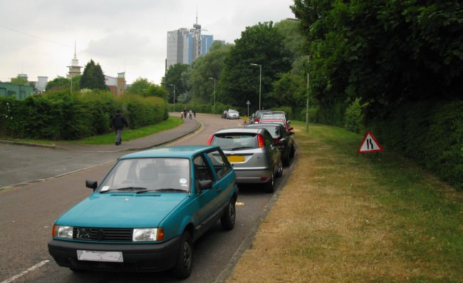 The final graceful curve of the Basingstoke Canal into the town IMG_4202.jpg