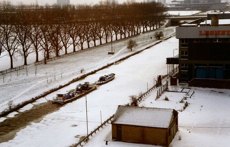 GBW workboats hitting the ice, Lee Navigation at Homerton January 87