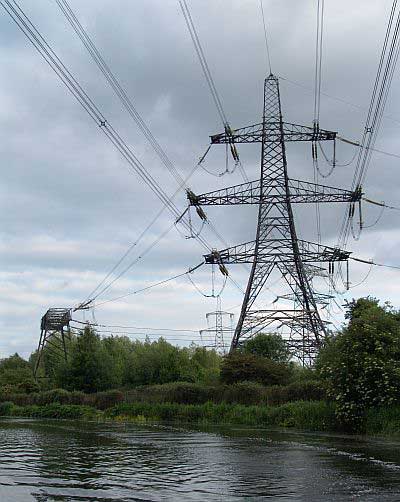 Aaargh! A pylon... fielde01.jpg