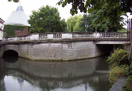 Hertford Town bridge hert15.jpg