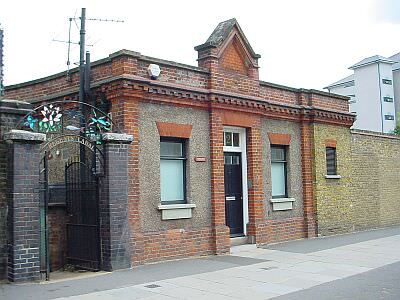 Upside down house from street level #########