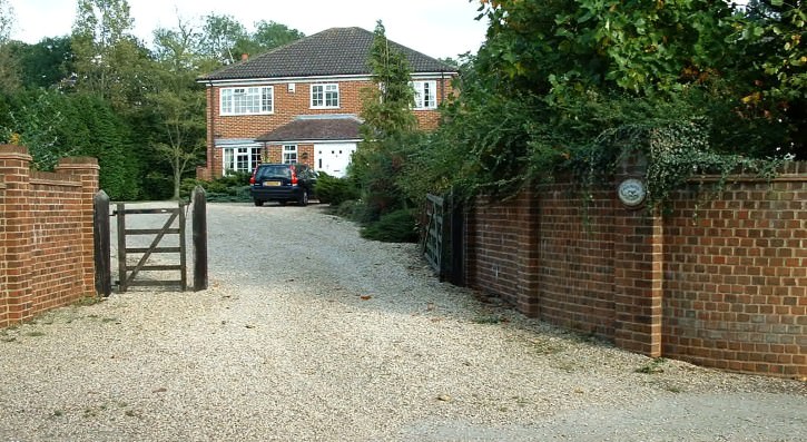Milkingpen House is on the canal's alignment ls61.jpg