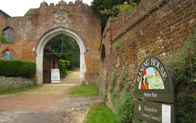 The entrance to Basing House ls69.jpg