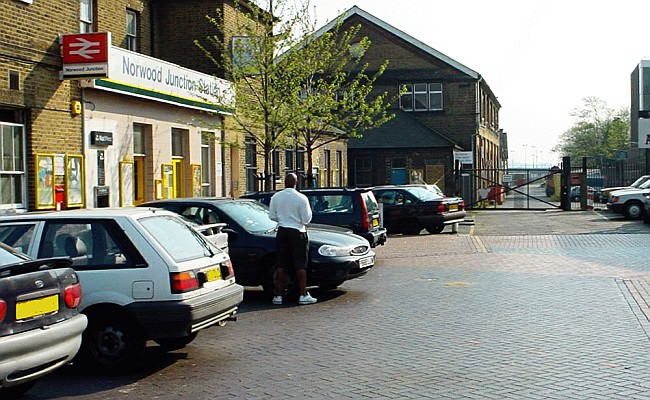 Route by Norwood Junction station