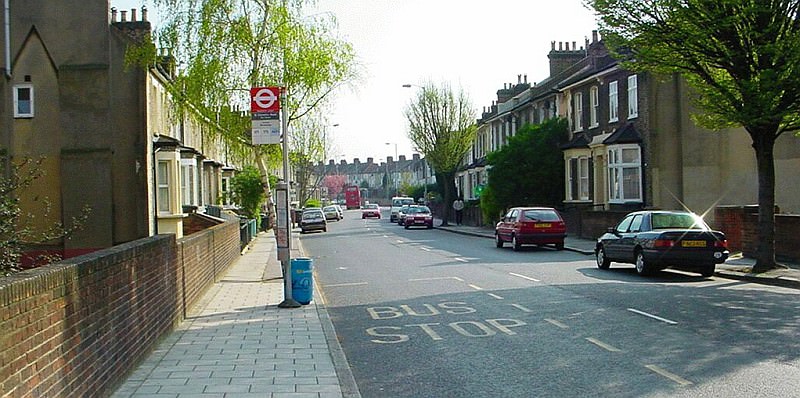 View southwards along Shardeloes Road