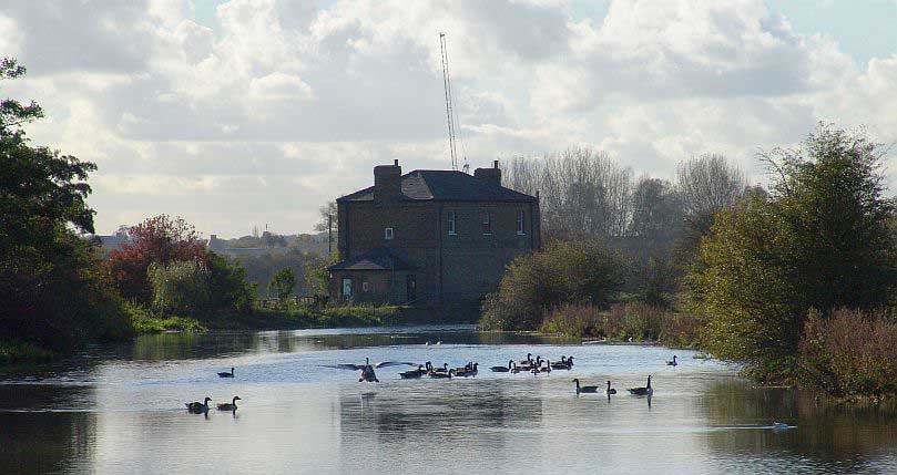 The New River gauging house on Kings Meads ware08.jpg